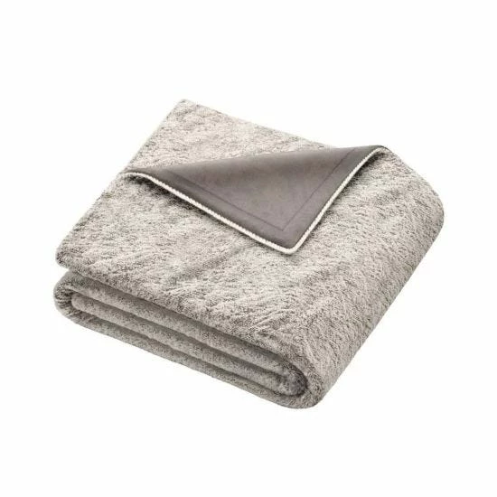 Beurer Fluffy Nordic Heated Snuggie Throw 4 Beurer Fluffy Nordic Heated Snuggie Throw - Image 2