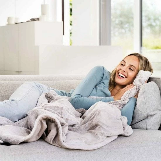 Beurer Fluffy Nordic Heated Snuggie Throw 6 Beurer Fluffy Nordic Heated Snuggie Throw - Image 4